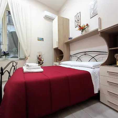 Essenza Di 4* Napoli