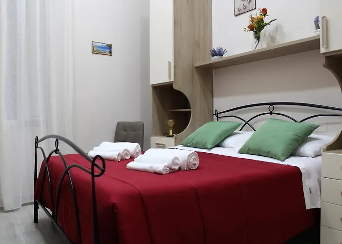 Essenza Di 3* Naples